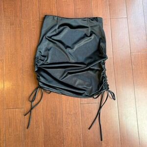 Black Windsor‎ Ruched Mini Skirt